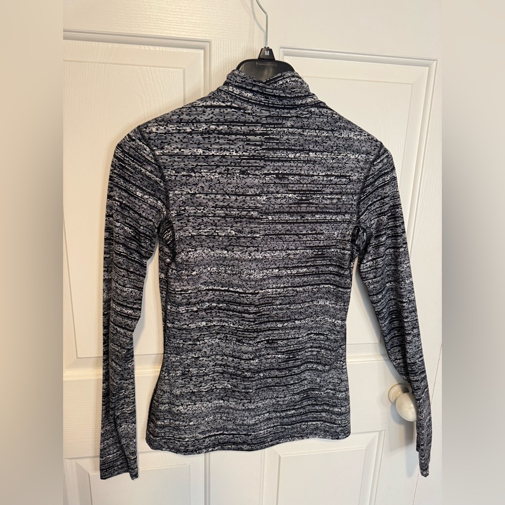 Nike Women's Black and White Striped Long Sleeve Top - Picture 7 of 8